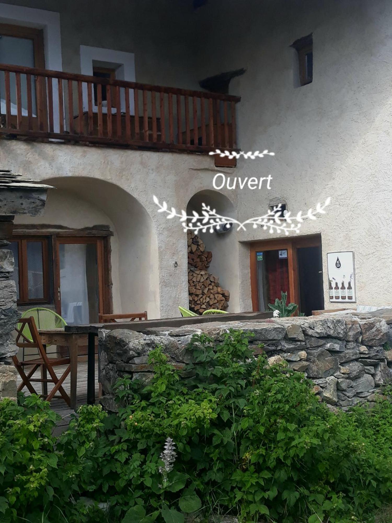 La Ferme De Beaute Panzió Chateauroux-les-Alpes Kültér fotó